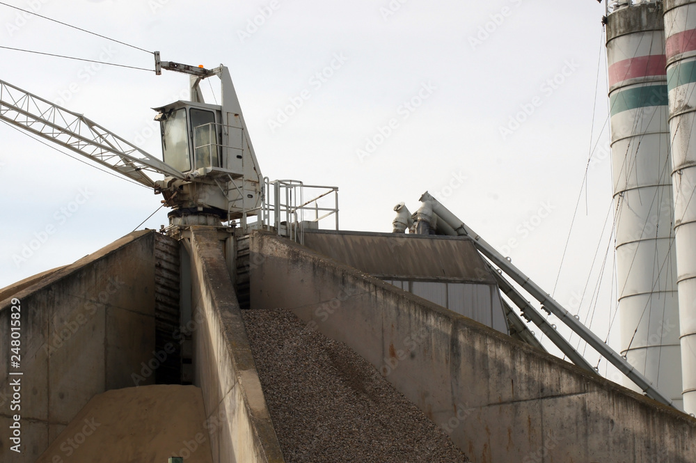 Obraz premium Kieswerk Sand für das Baugewerbe