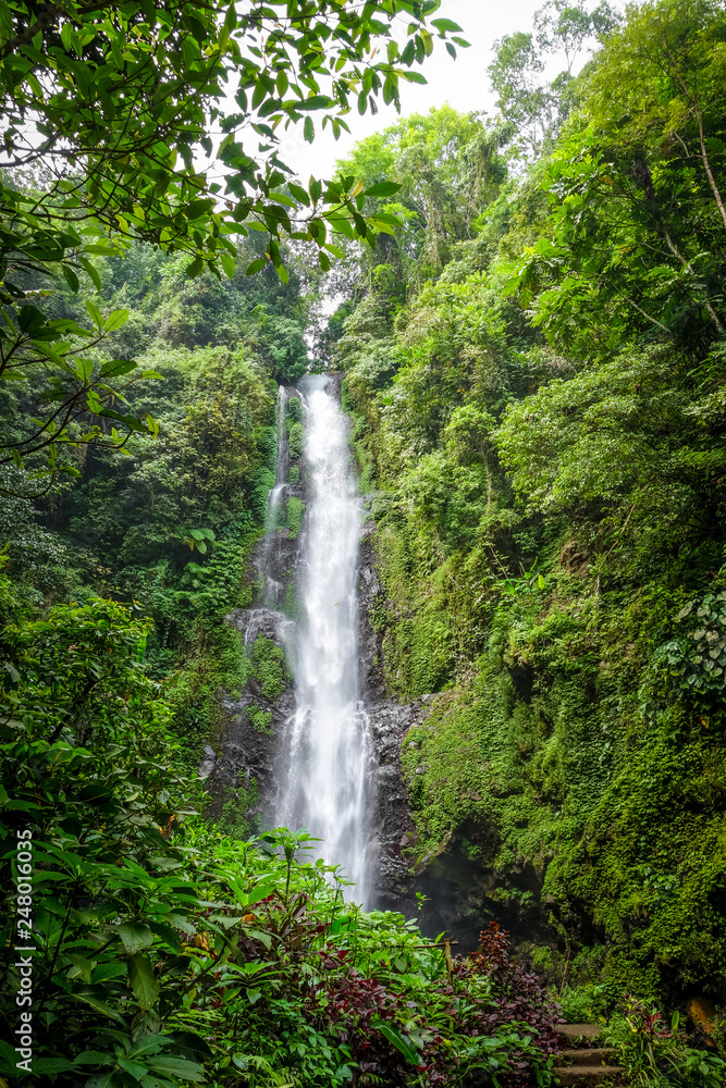 Fototapeta Melanting Waterfall, Munduk, Bali, Indonezja