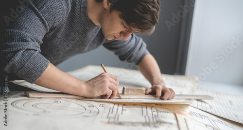 Fotografie student do the drawing work in university b