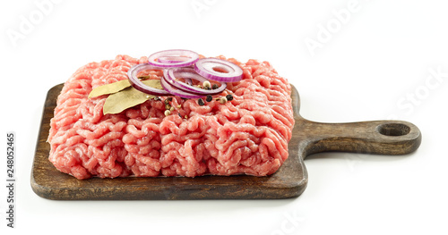 Foto raw minced meat and spices