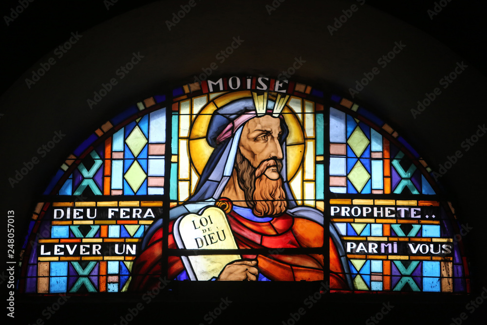 Moïse. Vitrail. Eglise Saint-Jean-Baptiste. Taninges. / Moses. Stained glass. St. John the Baptist Church. Taninges.
