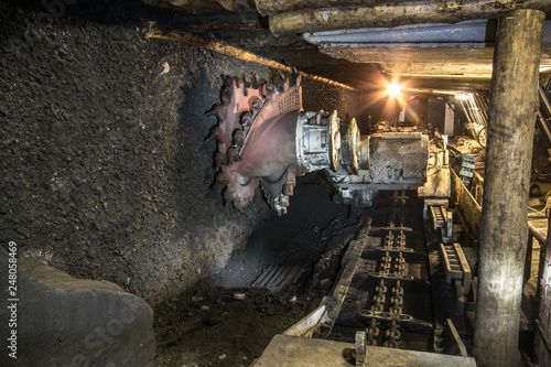 Fényképezés Coal mining machine with rotating cutting drums
