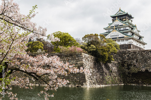 Osaka castle in Sakura season, Japan © bluesnaps