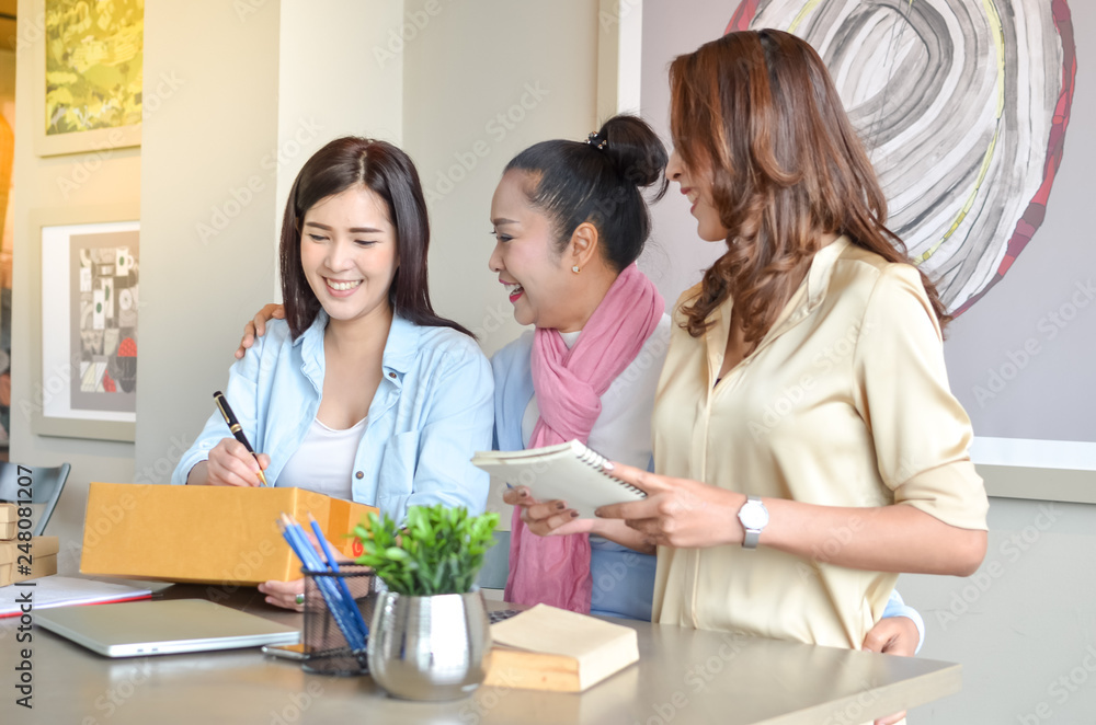 Two daughters are teaching older couples to study using the laptop. concept Senior couples use of laptop for digital online. Two daughters are teaching older couples to study using the laptop. concept Senior couples use of laptop for digital online.