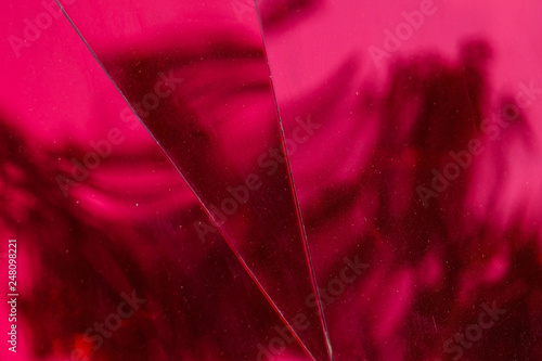 red reflect in red mirror.