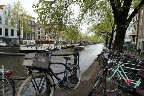 Vel, canal et bateaux Amsterdam