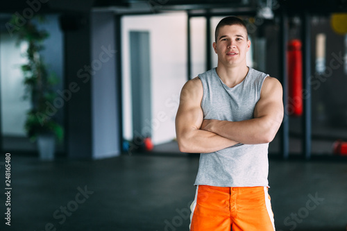Fitness man posing © Etoilestars