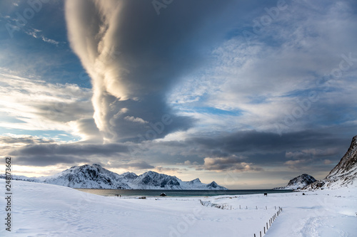 Haukland Beach and snow-covered mountains, Lofoten Islands, Norway © Giuma