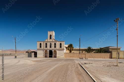 Verlassenes Gebäude in Humberstone, einer Geisterstadt in Chile photo