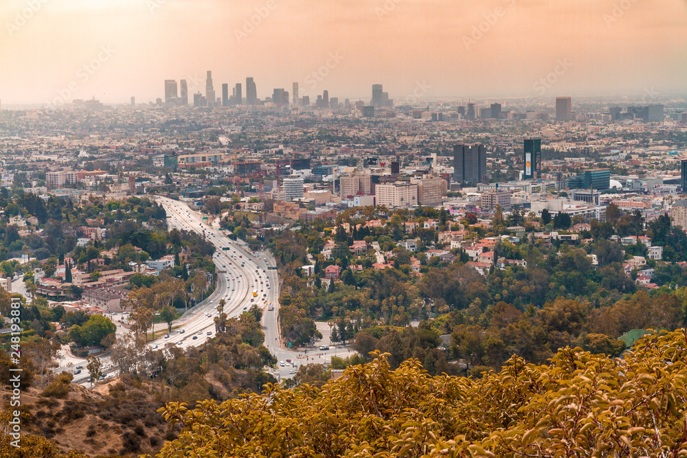 Los Angeles as seen from Hollywood Overlook at Mulholland Drive - obrazy, fototapety, plakaty 