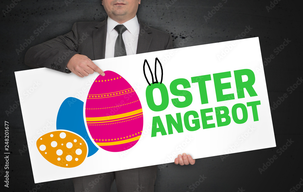 Osterangebot Plakat wird von Geschäftsmann gehalten Osterangebot Plakat wird von Geschäftsmann gehalten