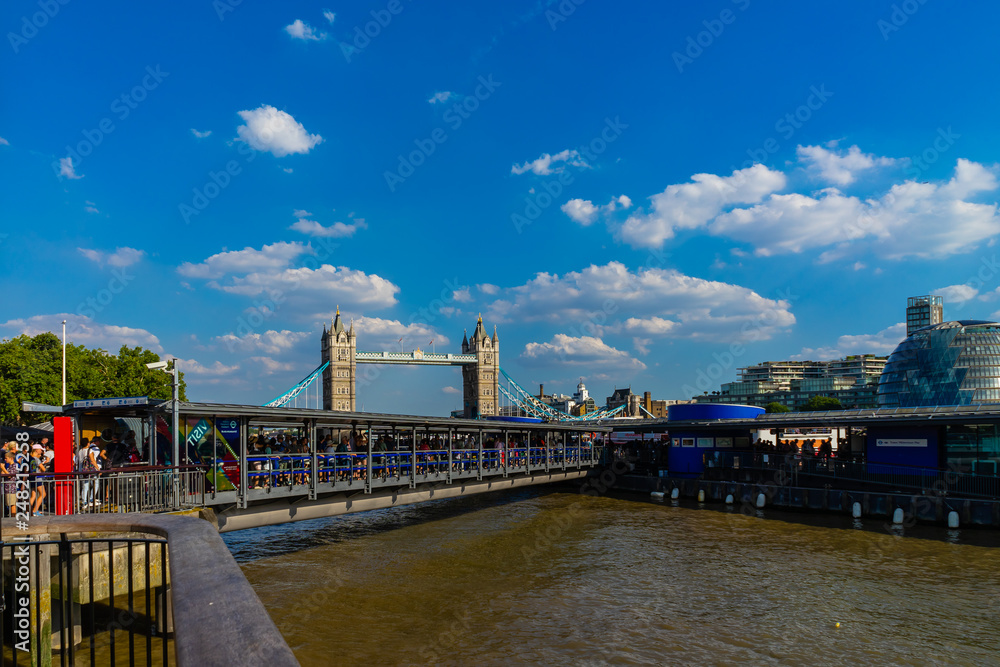 Fototapeta premium Tower Bridge in London, UK
