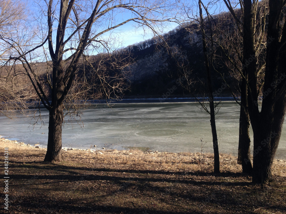 Naklejka premium frozen lake