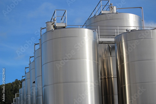 cuve à vin en usine