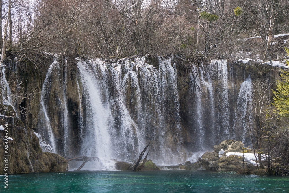 Fototapeta premium Beautiful waterfalls in Croatia's Plitvice Jezero National Park