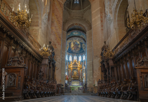 Toulouse, France - 12 15 2018: Basilica of Saints Sternin © Franck Legros