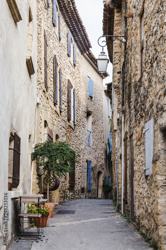 Fototapeta Naklejka Na Ścianę i Meble -  Scenic village landscape in Provence, France