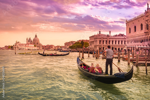 Venezia, Italia, ciudad del amor y las góndolas. © ismel leal