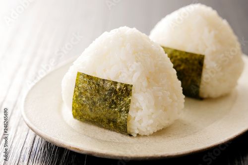 おにぎり　Japanese rice ball