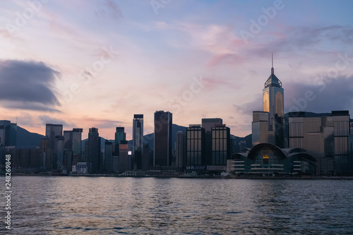 香港 早朝のビクトリア・ハーバー © 健太 上田