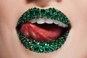 Canvas schilderij Fashion lippen Groene lippen met strass steentjes  © Ulia Koltyrina