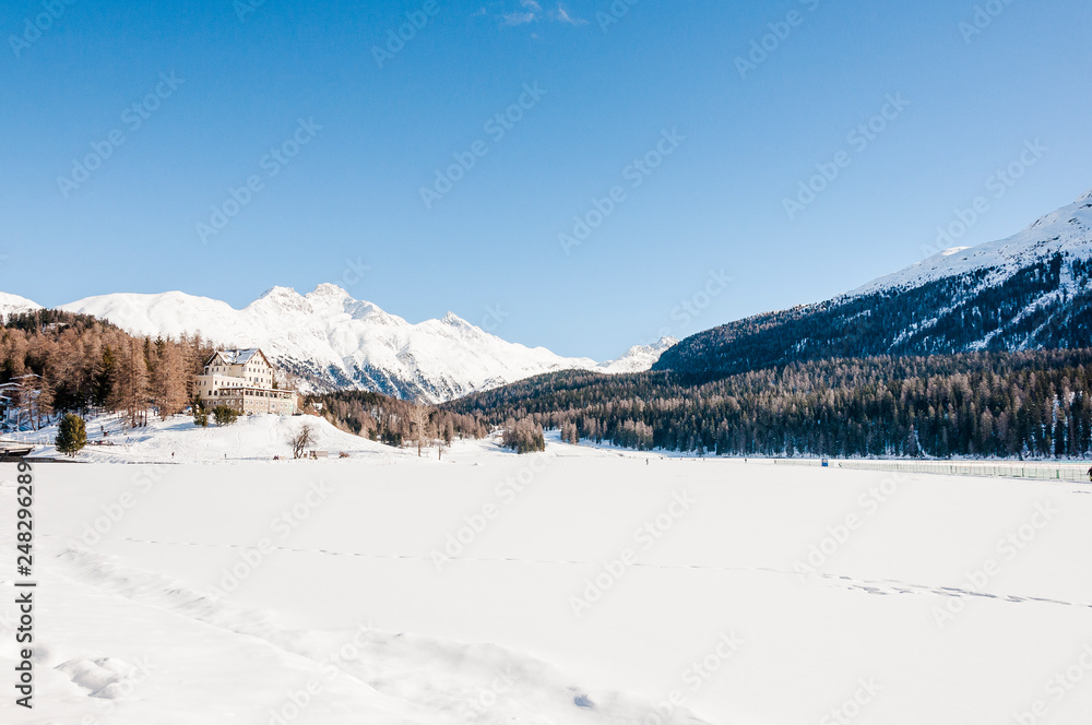 St. Moritz, St. Moritzersee, Stazerwald, Winter, Wintersport, Winterwanderweg, Oberengadin, Alpen, Graubünden, Schweiz
