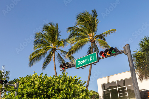 Street sign of Ocean Drive in Miami South Beach © travelview