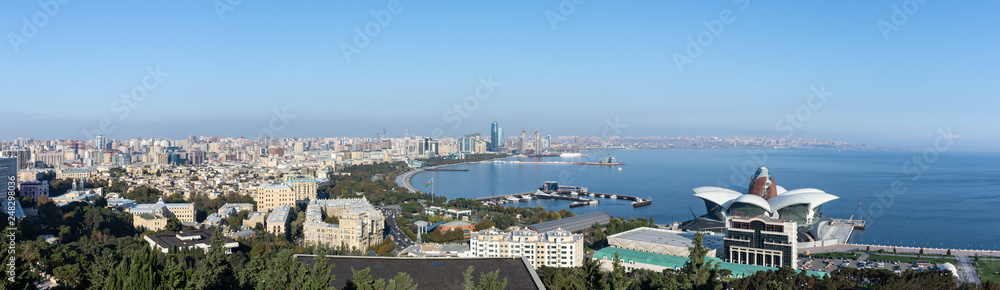 Vue panoramique sur Bakou et la Mer Caspienne
