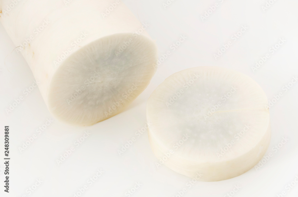 切ったら中が青い 青あざ症の大根 切ったら中が青い 青あざ症の大根