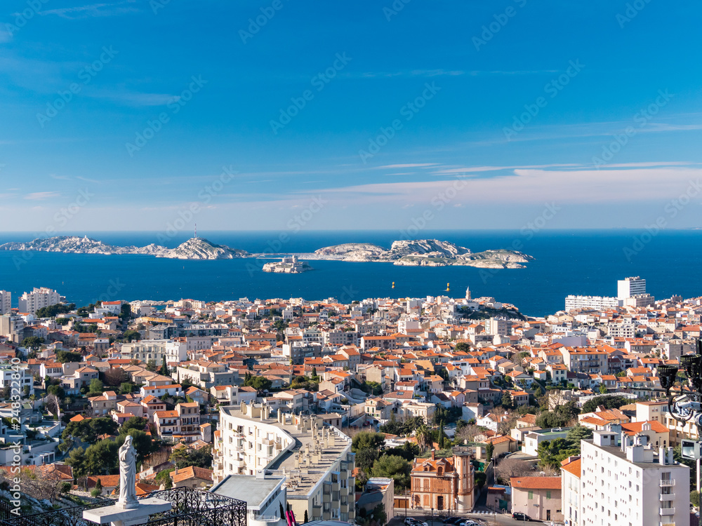 Marseilles is in the heart of Provence, one of the most popular vacation destinations in France. An idyllic pastoral landscape, picturesque coastline within easy reach and are ideal for day trips.