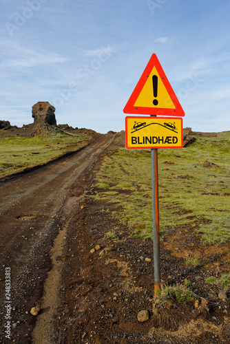 Verkehrsschild an der F208, Island photo