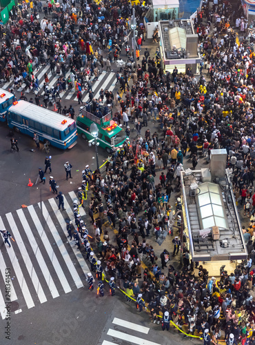 Photography Unbelievable crowd of people in shibuya district during halloween celebration