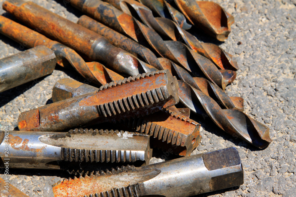 oxidation rust metal bit