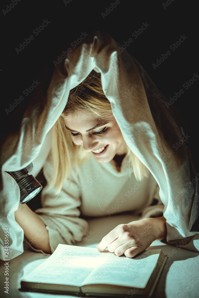 Reading Under Bed Covering Reading Under Bed Covering