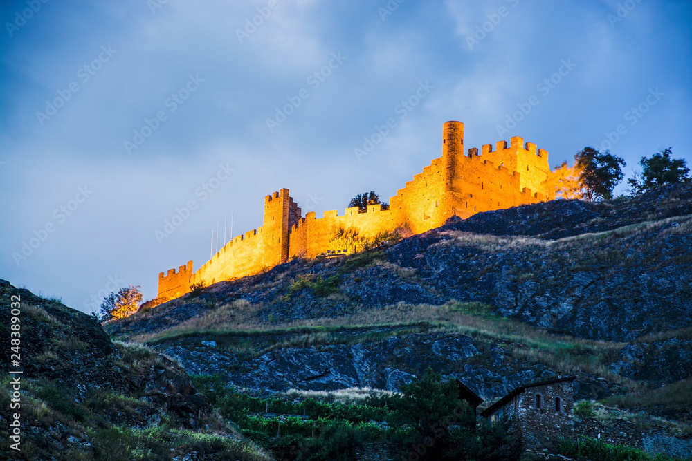 Fototapeta premium Schloss Tourbillon, Sion, Wallis, Schweiz