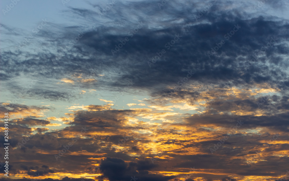 Obraz premium beautiful sky and clouds at the sunset