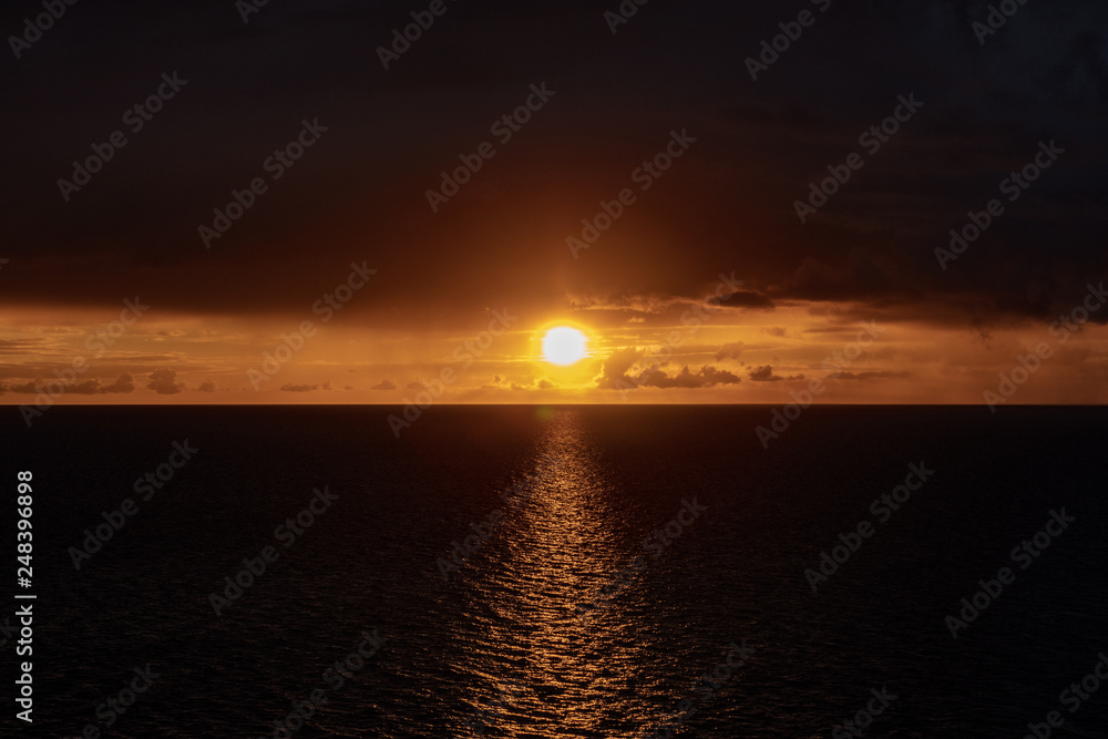 Naklejka premium sunset over the sea