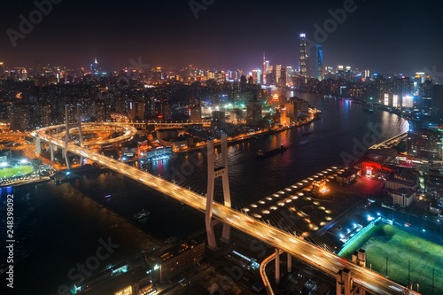 Shanghai Nanpu Bridge over Huangpu River © rabbit75_fot