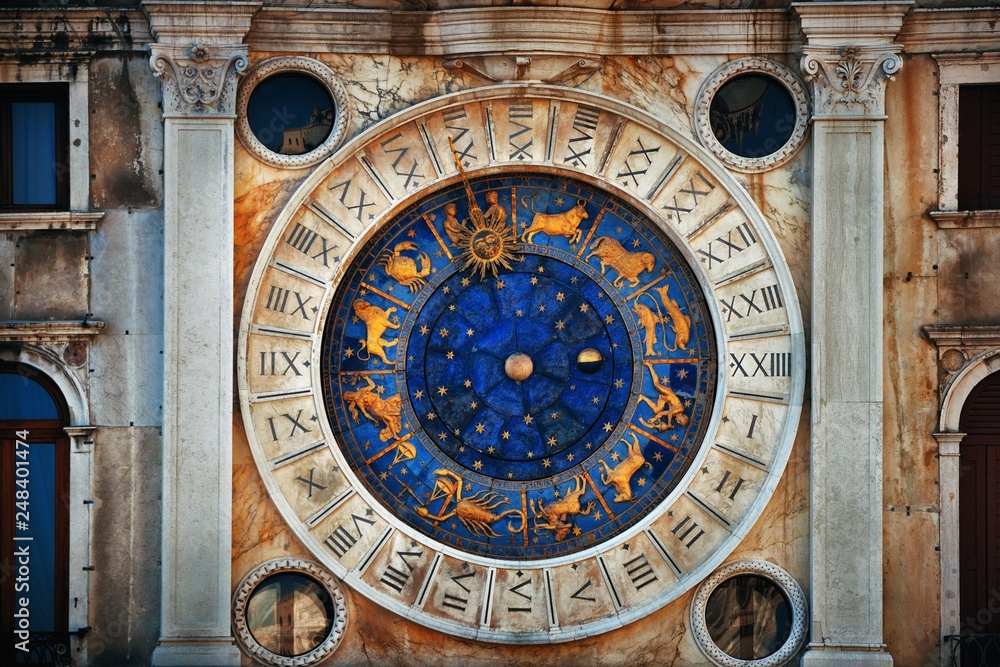 Obraz premium Clock with horoscope in Venice