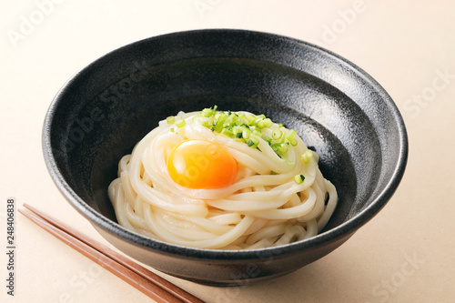 Obraz na plátne 釜玉うどん　Kamatama-udon. Japanese udon with raw egg.