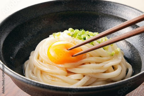 Obraz na plátne 釜玉うどん　Kamatama-udon. Japanese udon with raw egg.