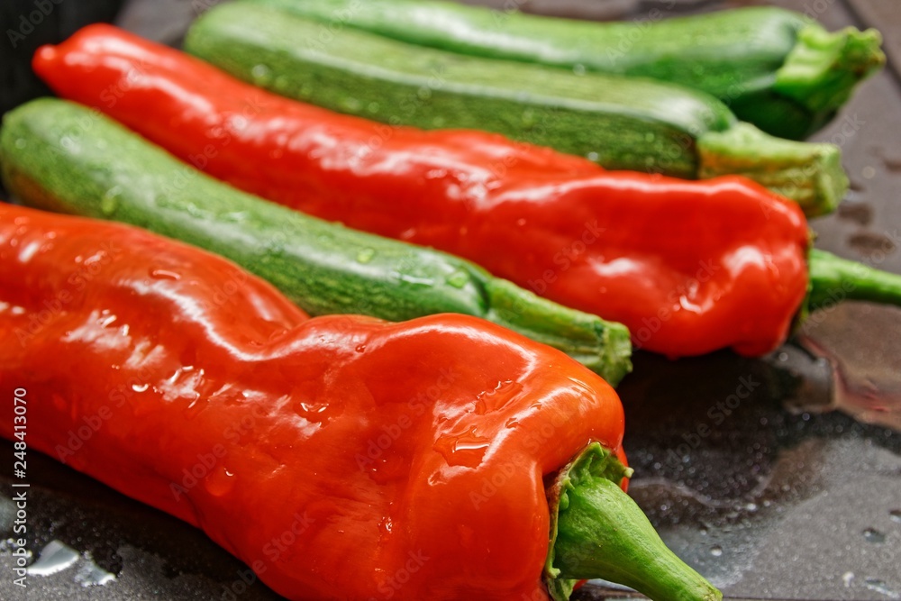 Paprika und Zucchini Paprika und Zucchini