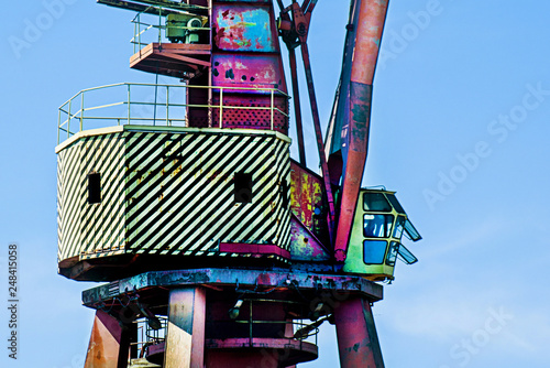 Kolorowy dźwig w stoczni Gdańsk, Polska