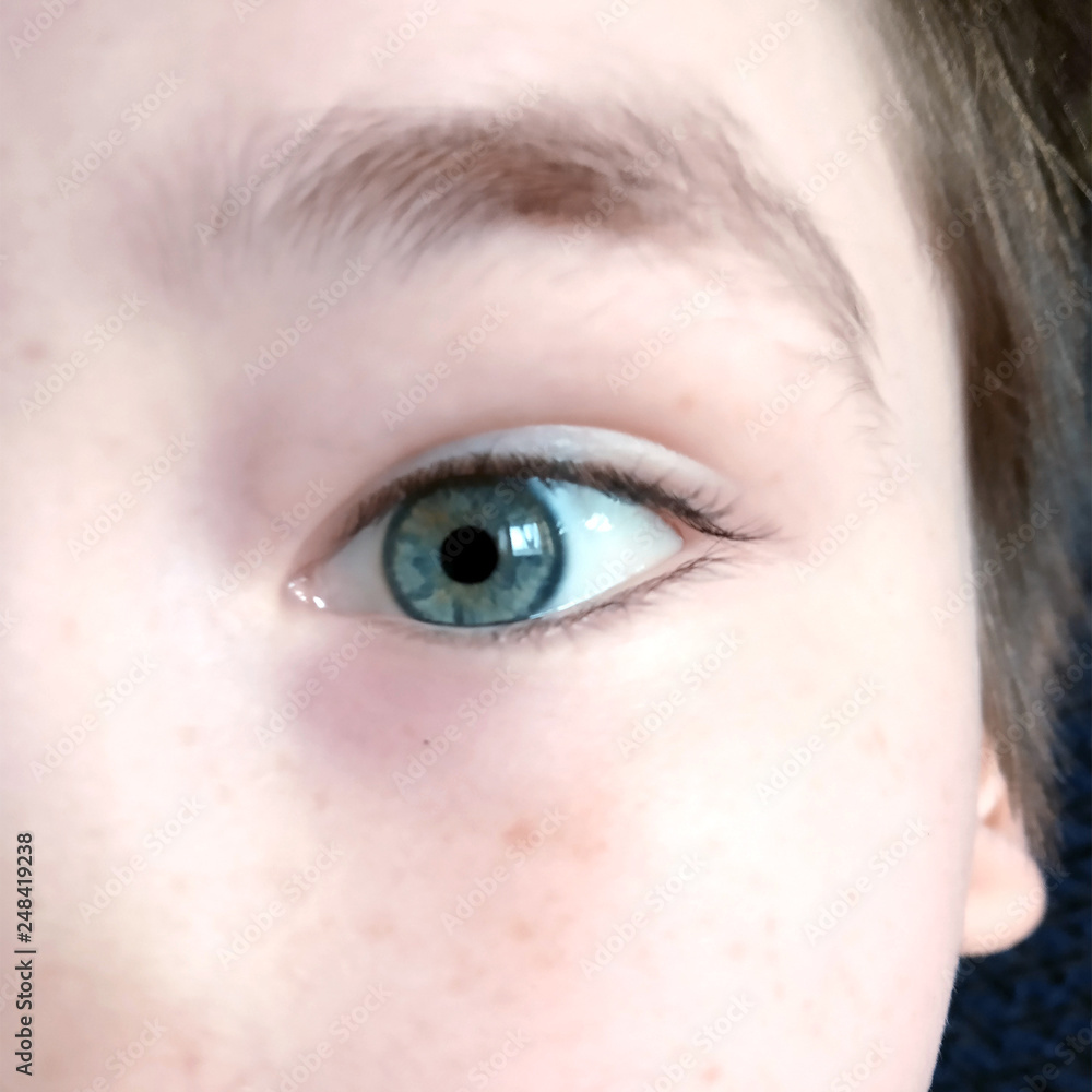 Fototapeta premium Zielone oko chłopca