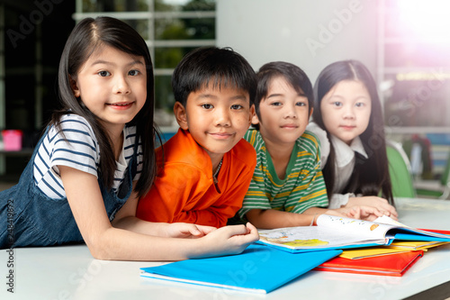 KID READ BOOK TOGETHER, EDUCATION CONCEPT