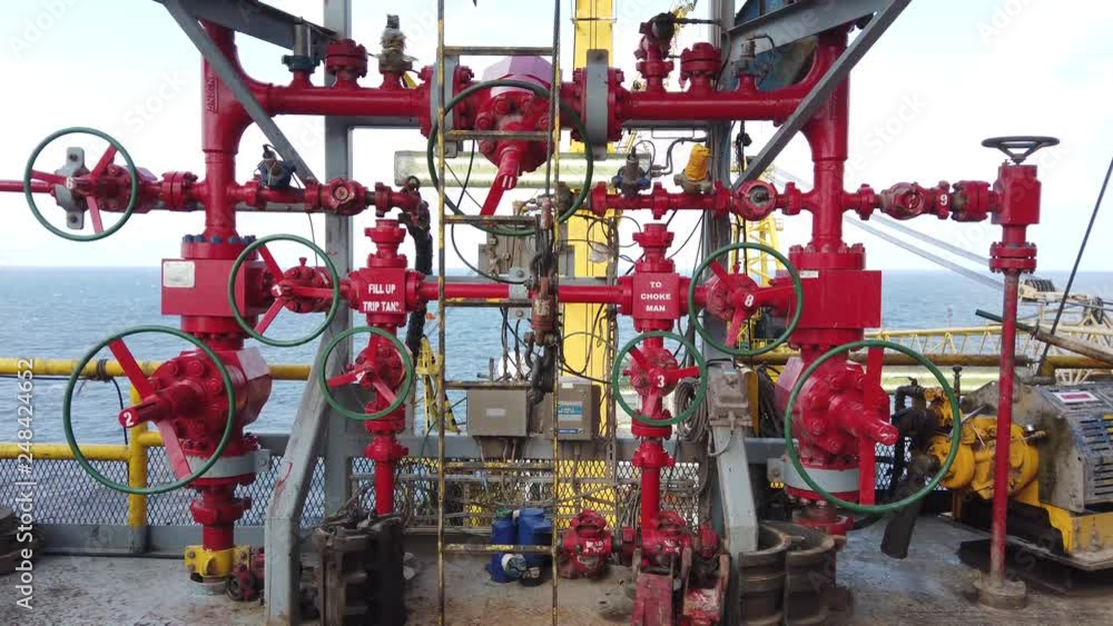 Standpipe manifold on an offshore drilling rig vídeo de Stock Adobe Stock