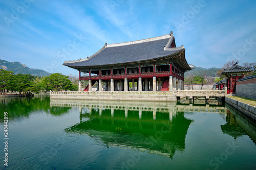 Gyeonghoeru Pavillion Royal Banquet Hall in Gyeongbokgung Palace, Seoul © Dmitry Rukhlenko