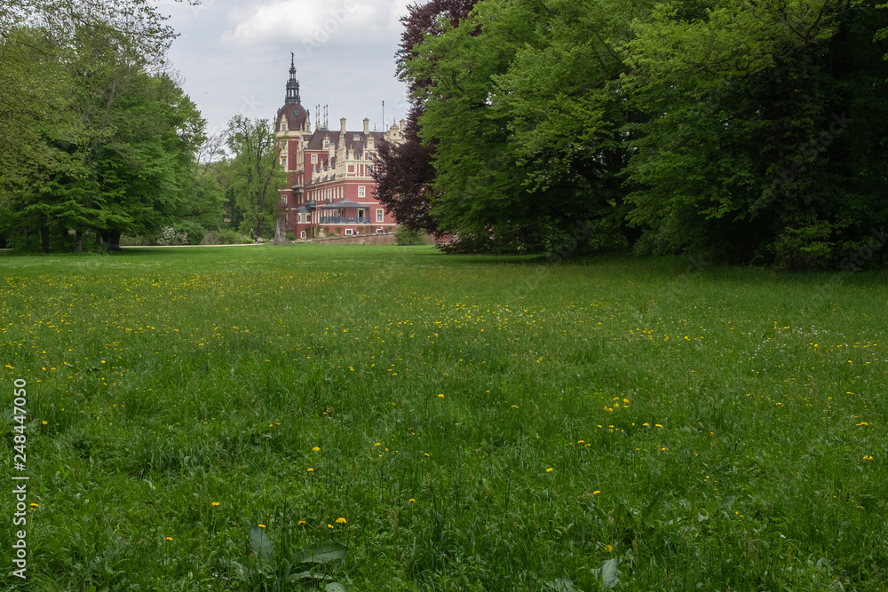 Naklejka premium Das Neue Schloß im Muskauer Park