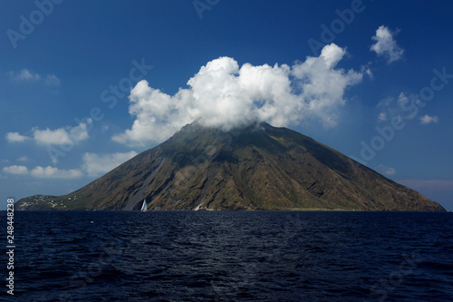 Stromboli  Liparische Inseln  Sizilien  Italien    english  Stromboli island  Eolic Islands  Sicily  Italy