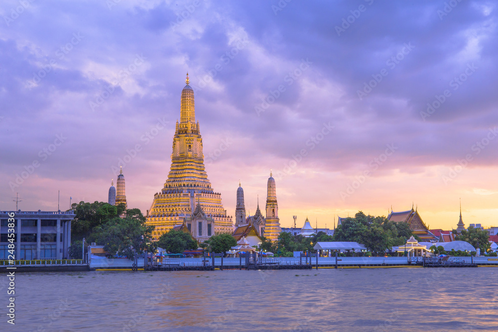 wat arun in bangkok